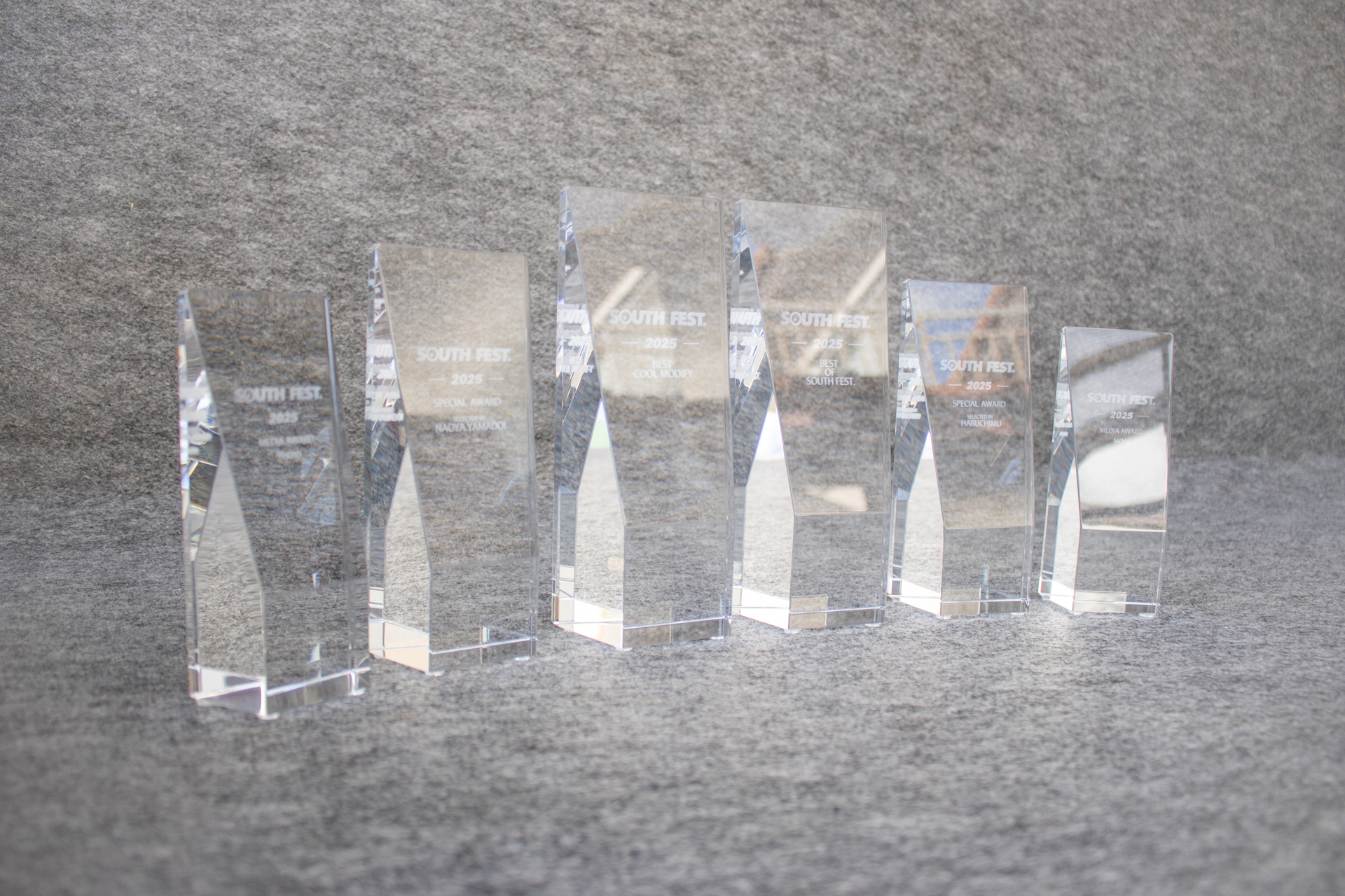 awardのトロフィー